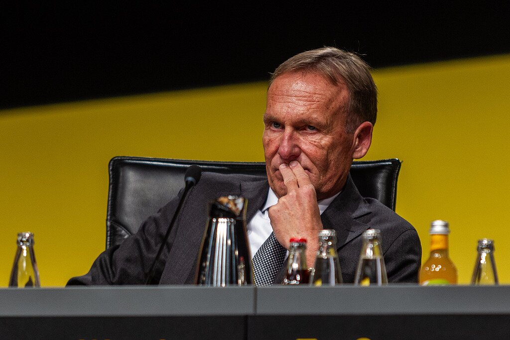开云-瓦茨克:欧足联应引入财务违规扣分规则和工资帽,仅罚钱根本没用