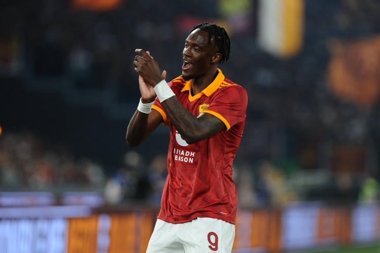 邮报:阿斯顿维拉接近签下亚伯拉罕,并有意租借道格拉斯·路易斯