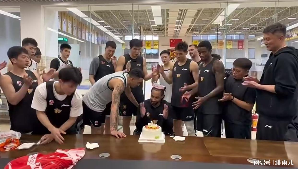 开云体育APP-不装了!萨林杰离队已成定局,广东队锁定护框型蓝领大外援!