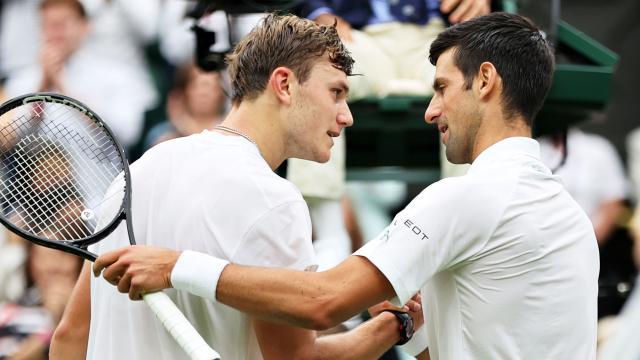 开云体育APP-德约25个Ace化身发球大炮 小遇挑战迎来温网首胜